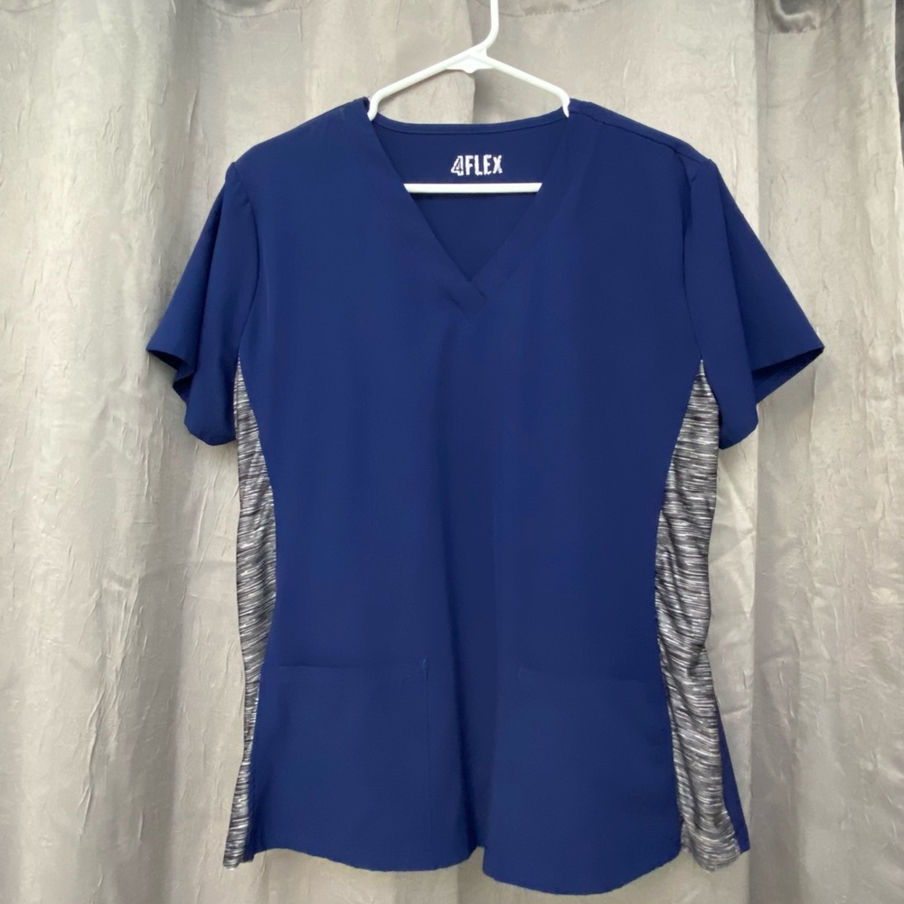 Women’s Scrub Top - size L